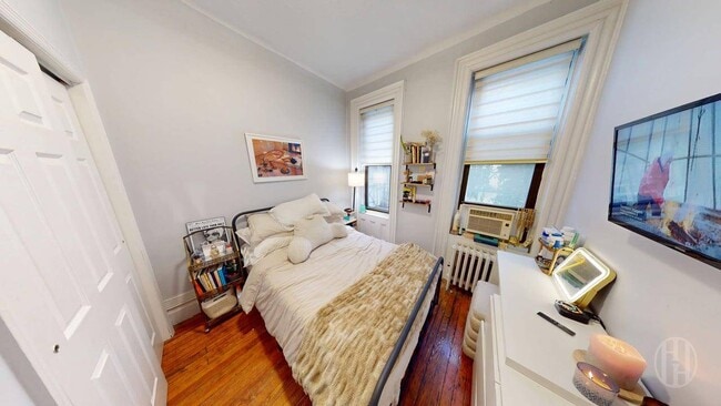 Photo - 221 E 83rd St Unit 2R