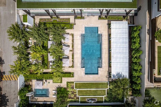 Photo - The River Oaks