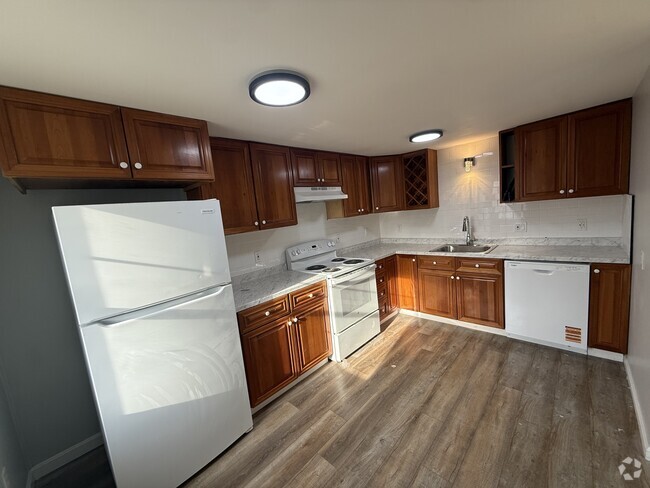 Building Photo - 66 Center St Rental