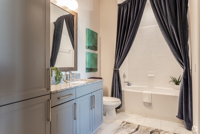 1BR,1BA - 806 A4- BATHROOM
