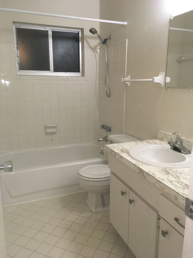 Photo - 5045 Brookmeade Dr