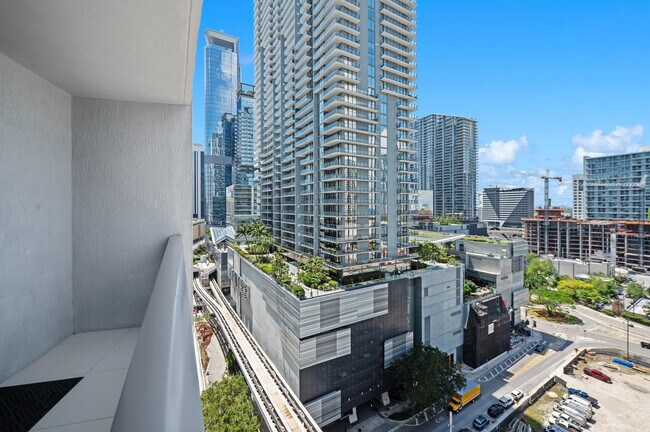 Photo - 31 SE 6th St Unit 2002