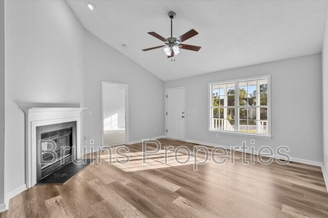 Photo - 3011 Butterwood Dr