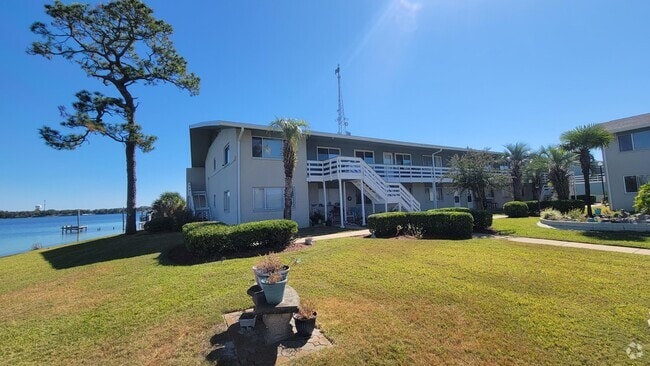 Building Photo - 726 Eglin Pkwy Unit 5A Rental