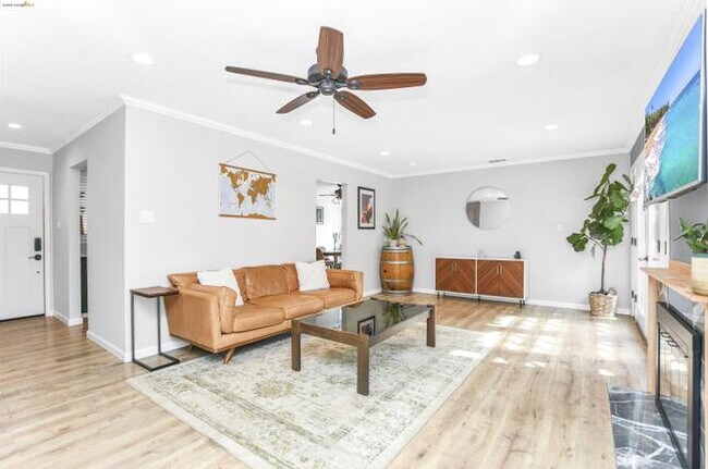 Photo - 2419 Erie Dr