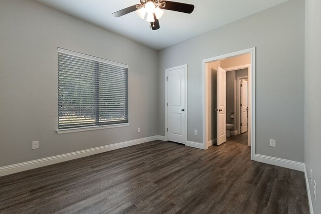 Photo - * MOVE IN SUMMER 7/6/2026* 6 Bed 4 Bath Ho...