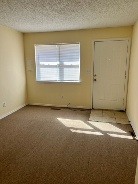 Sala de estar - 2226 N Pierce Ave