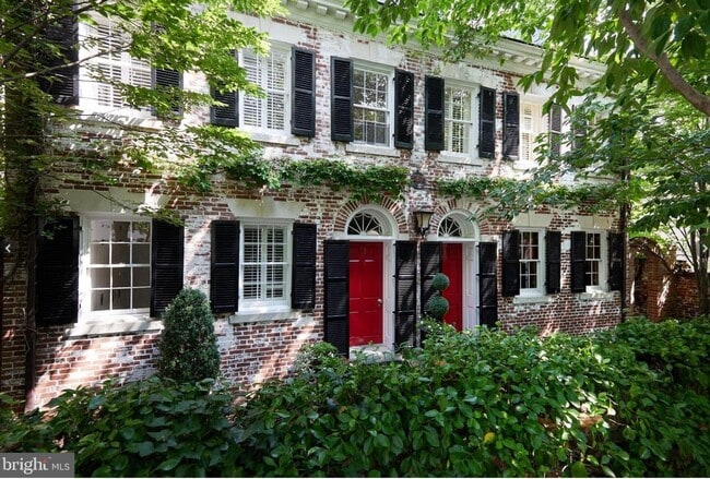 Building Photo - Georgetown East Village Perfection with PA... Rental