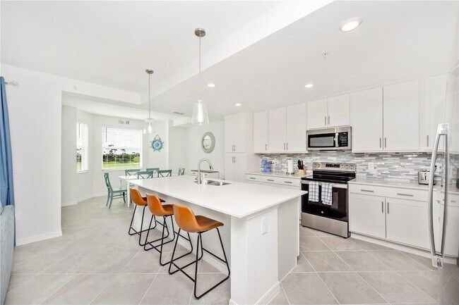 17565 Opal Sand Dr Unidad 202