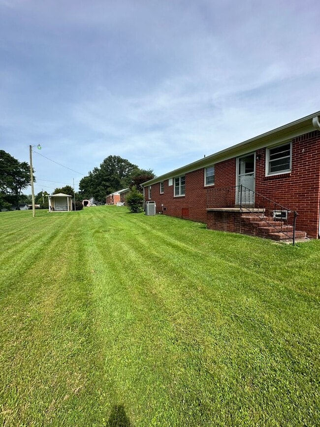 Photo - 523 Olney St