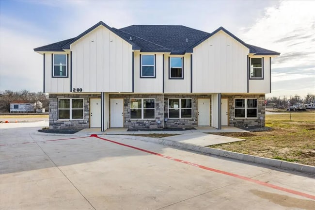 Photo - 645 N McCart St Unidad 5