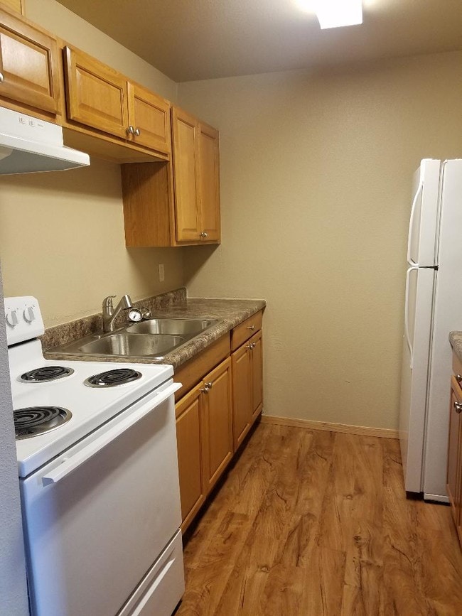 Photo - Meadowbrook Apartments
