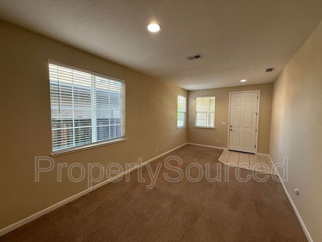 Photo - 388 Crescent Moon Dr