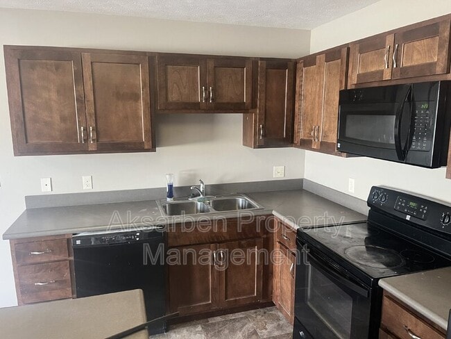 Photo - 5306 41st St