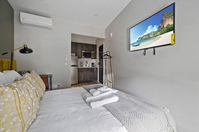 Photo - 20 Low Ave Unit ID1056806P