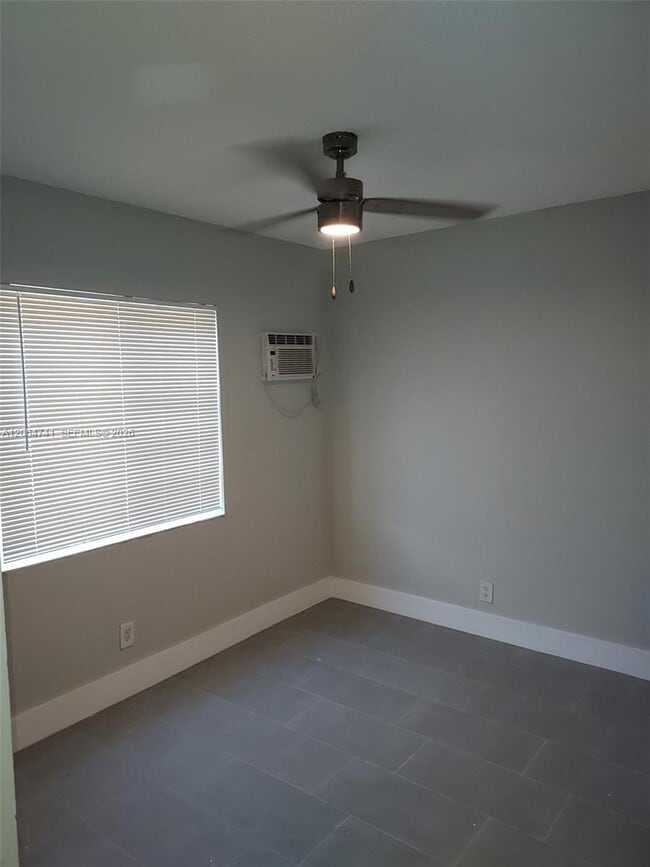 808 SW 14th Terrace Unit 4