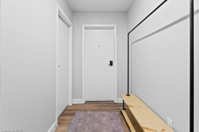 Photo - 168-168 Picton St E Unité 1