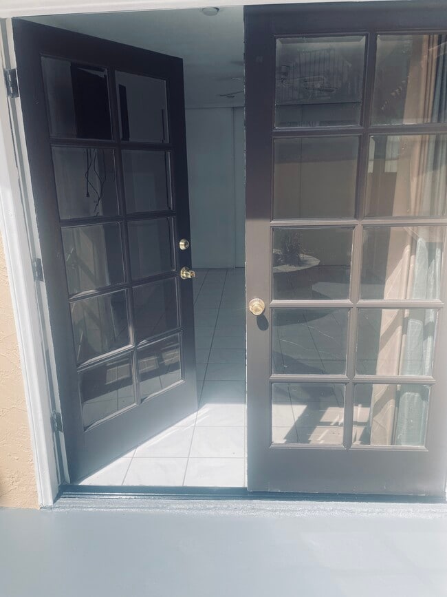 Photo - 321 Greenwood Pl Unit Private studio for rent