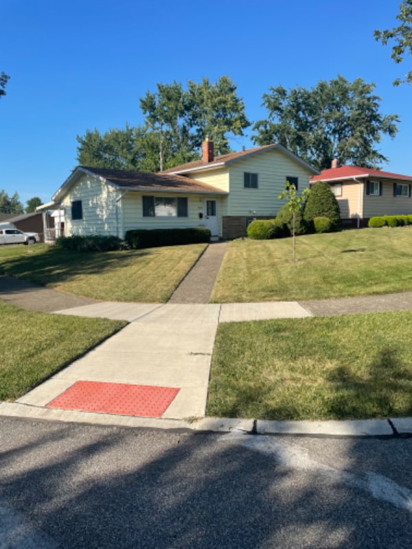 Photo - 17124 Cambridge Blvd