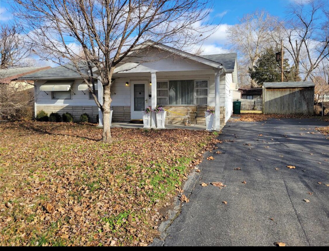 Photo - 1159 Halloran St