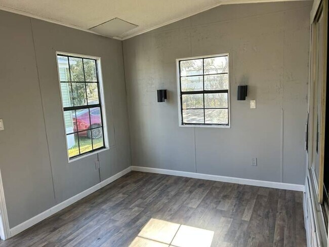 Photo - 6105 Land O' Lakes Blvd