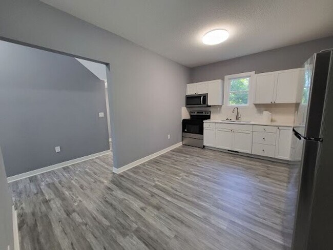 Photo - 2406 Woodland Ave Unit 2406-2