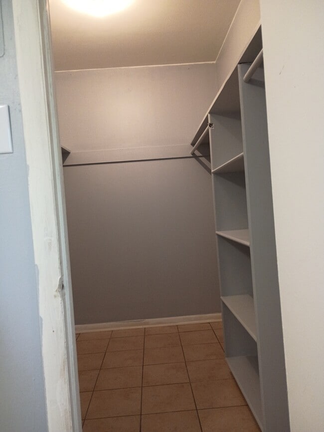 Closet - 1714 S 28th St Unit 1714
