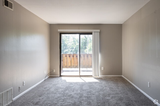1BR, 1BA - 575SF - Living Room