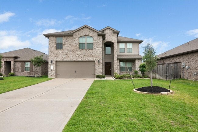 Building Photo - 5611 Cedar Cres Ct Rental