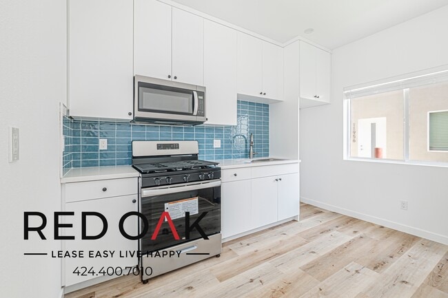 11956 1/2 Vanowen St - 11956 1/2 Vanowen St Unidad 11956.5