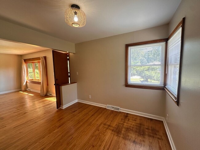4806 Imperial Terrace