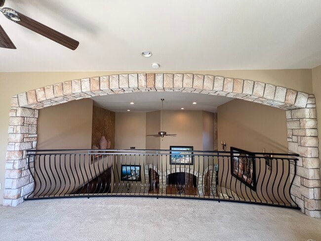 2104 Wedgemont Pl