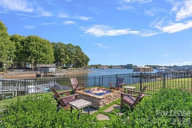 Photo - 18026 Whispering Oaks Dr