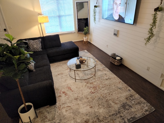 Photo - 4468 Highwood Park Dr