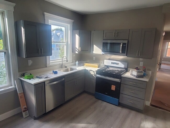 Building Photo - 0 Pleasant St Unit 3 73432458 Rental