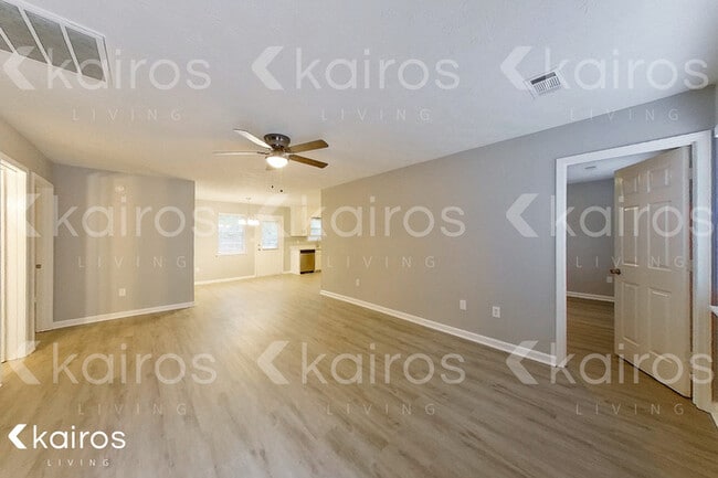 Photo - 301 Beaver Pointe Dr