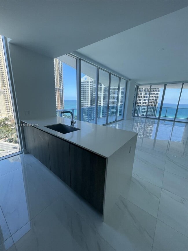 Photo - 17550 Collins Ave Unidad 1505