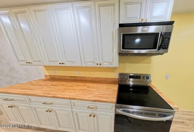 Photo - 3054 Cobblewood Ln W