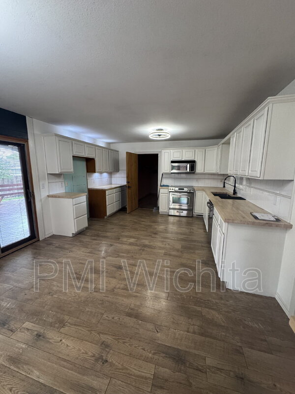 Photo - 840 N Waddington Ave