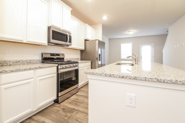Photo - 5 Oak Rose Dr