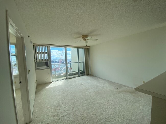 Photo - 215 N King St