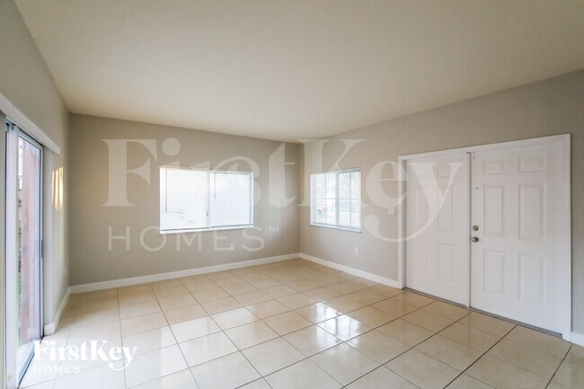 Photo - 377 NE 29th Terrace