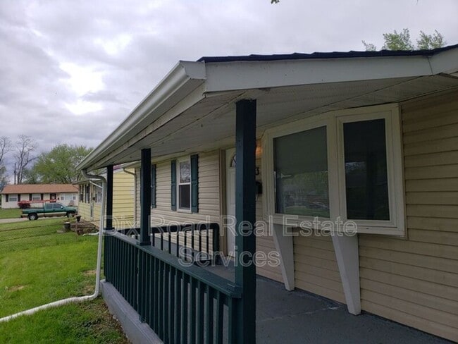 Photo - 163 Tecumseh Dr