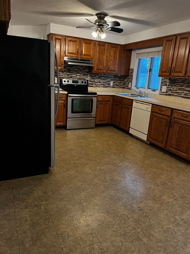 Photo - 52 Pannell Cir Unidad Room available