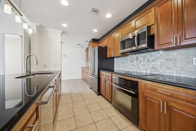 Photo - 49 Briar Hollow Ln Unit 1704