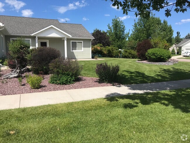 Building Photo - Great Curb Appeal Rental