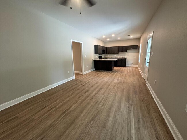 Photo - 714 S Spring St