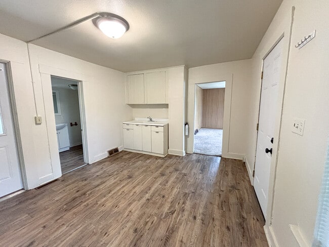 Photo - 3 Division St