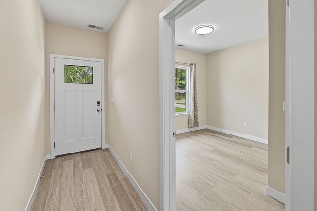 Photo - 105 E Ensey St