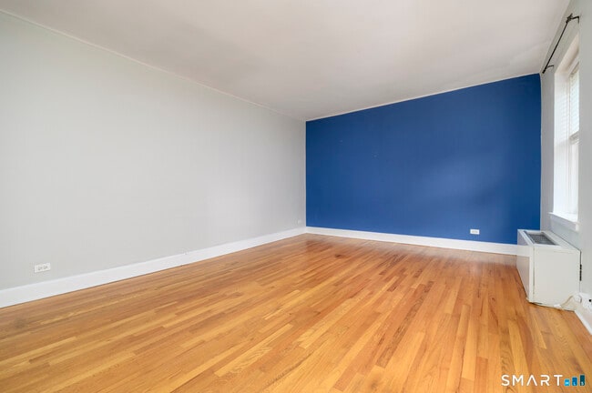 136 Woodside Green Unit 3A